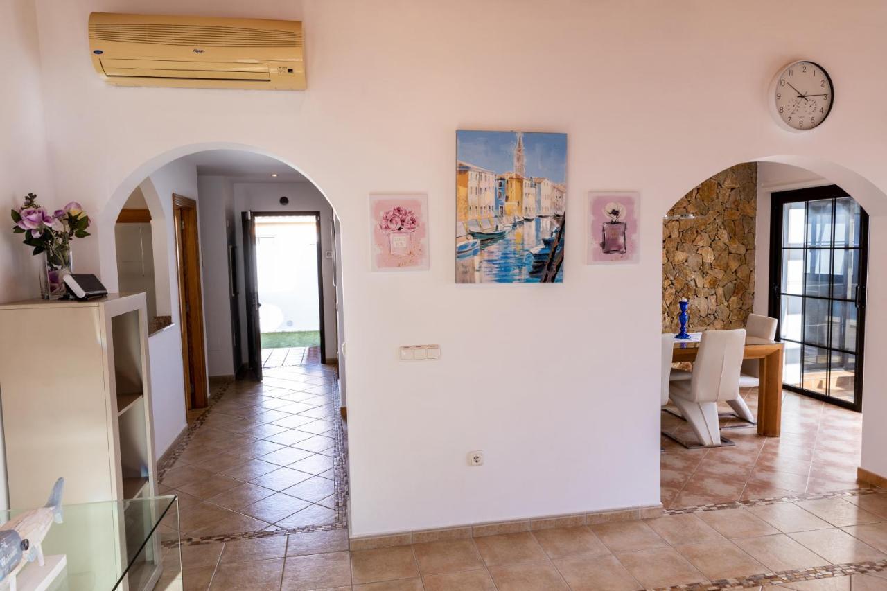 Villa With Private Pool, Near Beach And Golf Caleta De Fuste- Villa Charlotte Costa De Antigua Kültér fotó